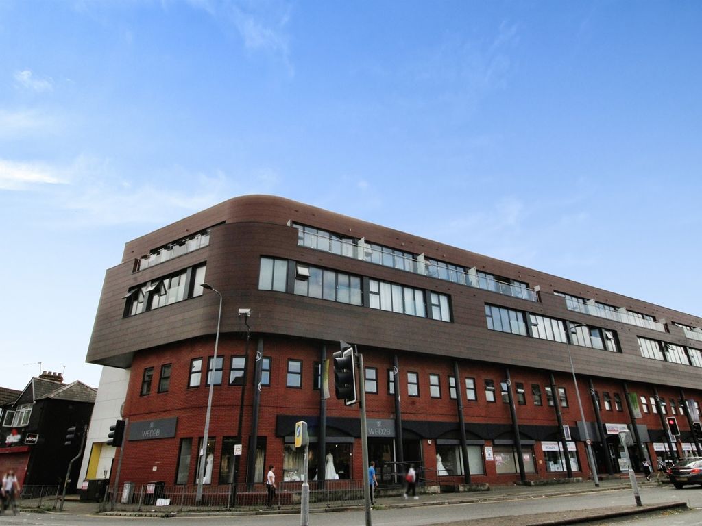 1 bed flat for sale in Lewis Street, Cardiff CF11, £140,000