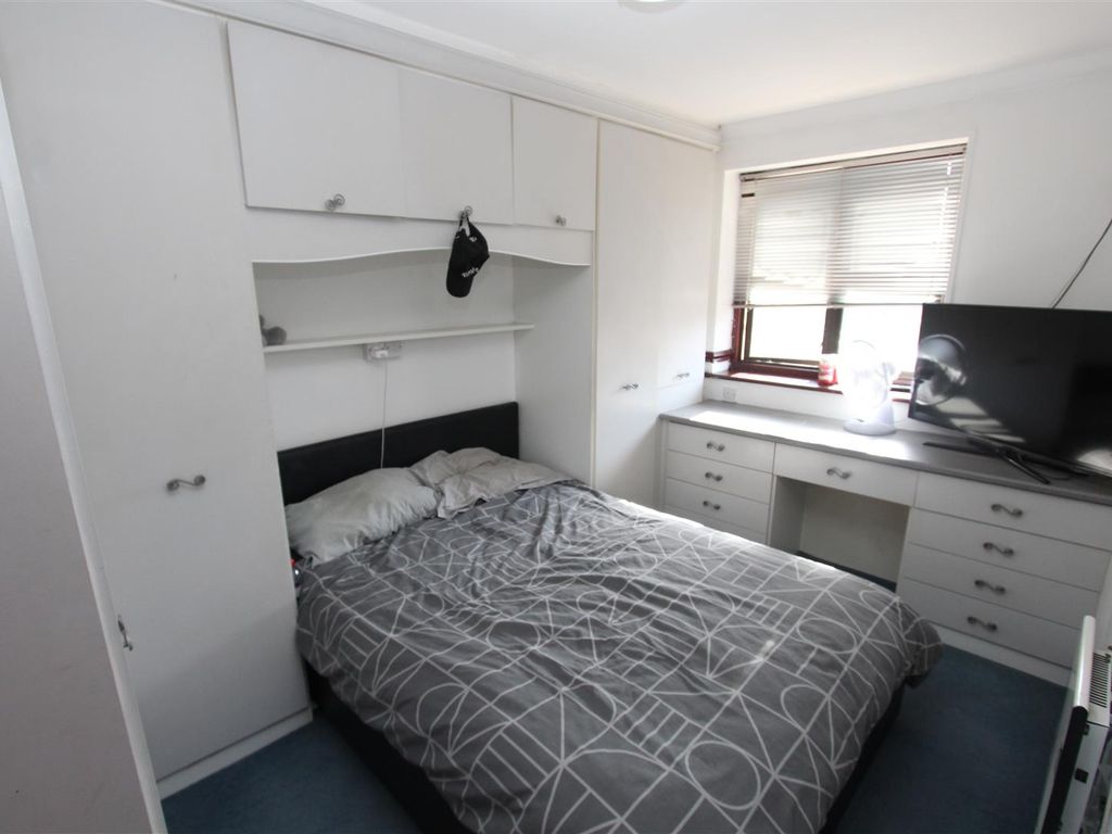 1 bed maisonette for sale in Merleburgh Drive, Kemsley, Sittingbourne ME10, £170,000