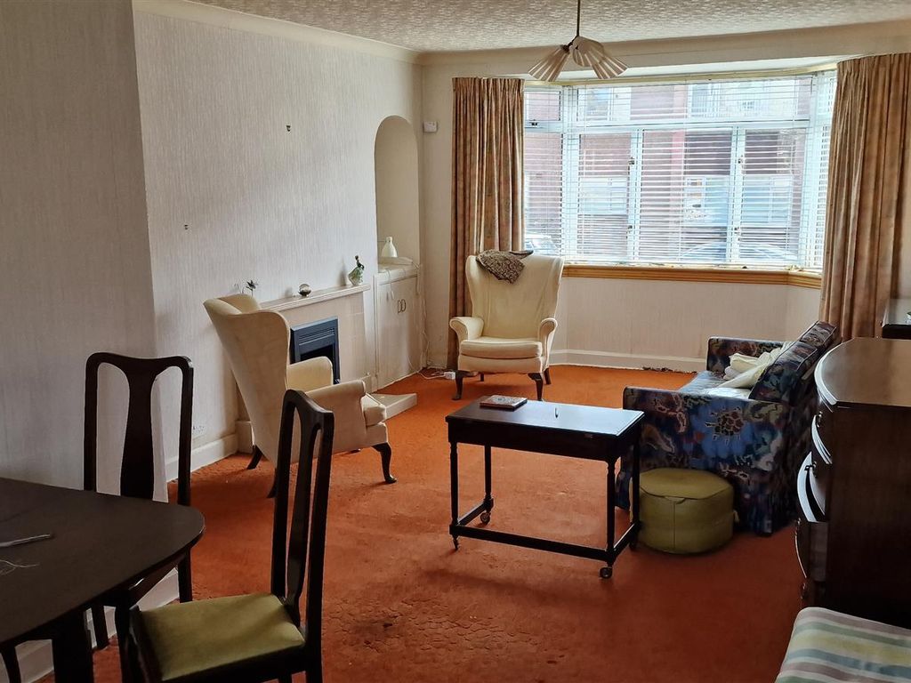 2 bed flat for sale in Mackenzie Drive, Kilbarchan, Johnstone PA10, £119,000