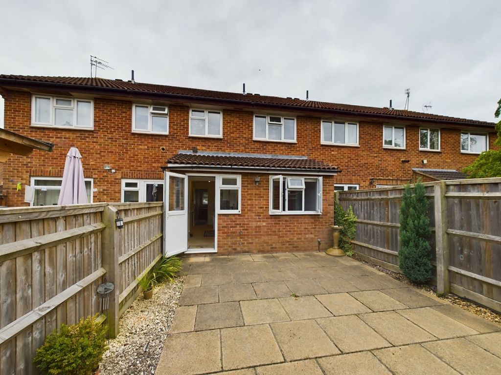 1 bed maisonette for sale in Aspen Close, The Coppice, Aylesbury HP20, £190,000