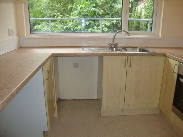 2 bed flat for sale in High Street, Newport NP18, £165,000