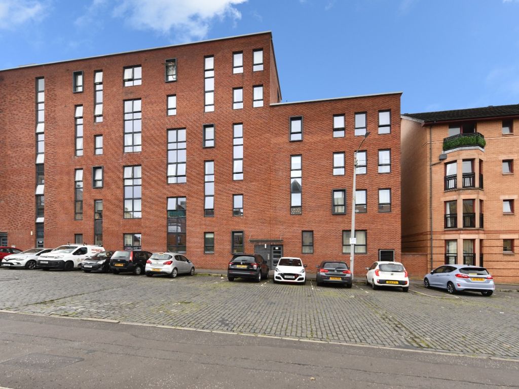 2 bed flat for sale in Lymburn Street, Finnieston, Glasgow G3, £200,000