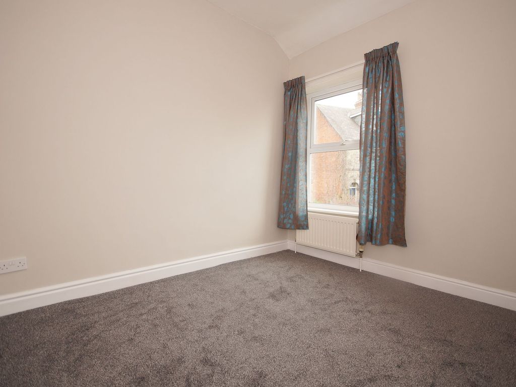 2 bed terraced house for sale in Regent Avenue, Harrogate HG1, £200,000