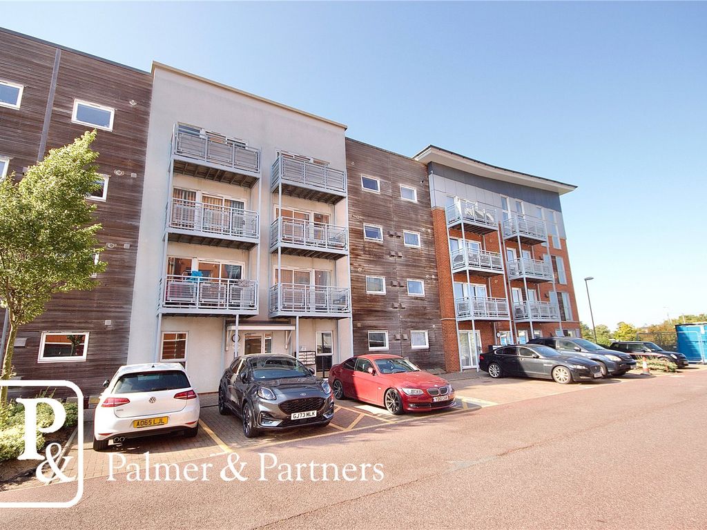 2 bed flat for sale in Reavell Place, Ipswich, Suffolk IP2, £140,000
