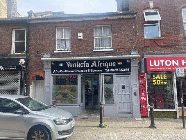 Retail premises for sale in High Town Road, Luton LU2, £350,000
