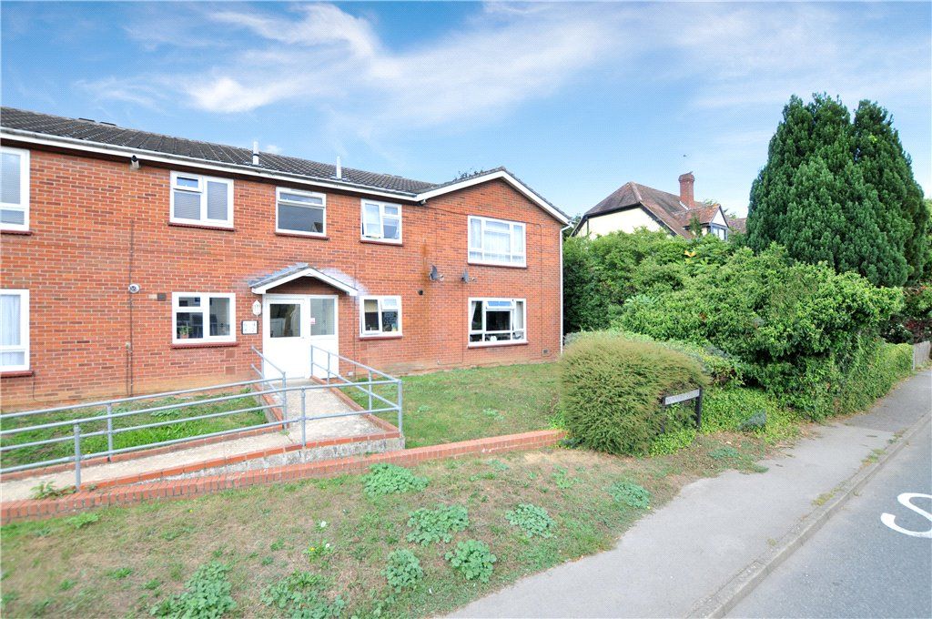 2 bed flat for sale in Bowmans Park, Castle Hedingham, Halstead CO9, £180,000