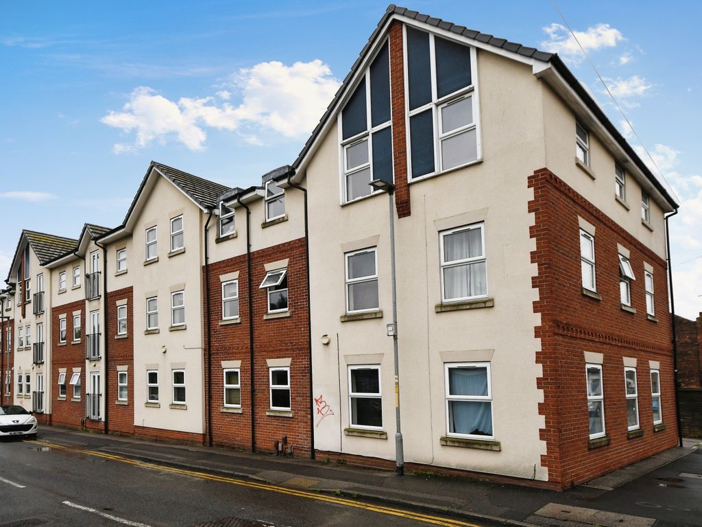 2 bed flat for sale in Portland Street, Lincoln, Lincolnshire LN5, £110,000