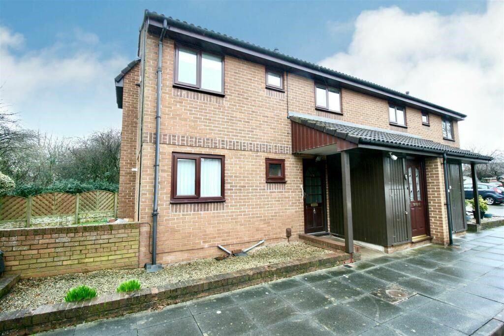 1 bed flat for sale in Lancambe Court, Lancaster LA1, £74,000