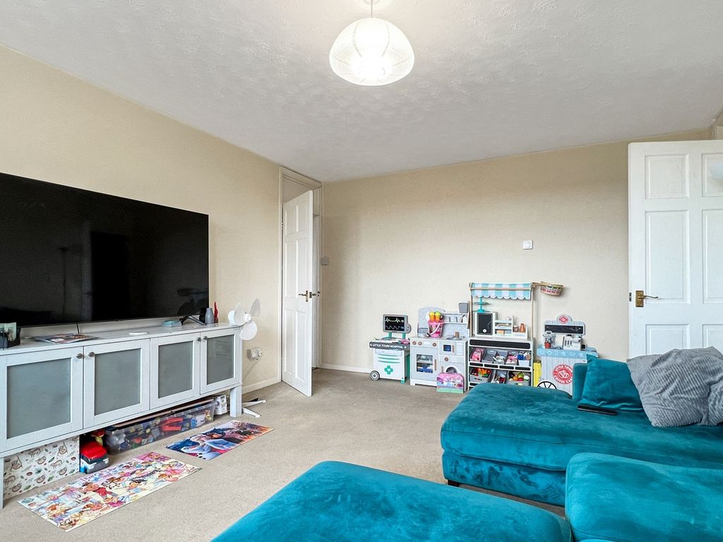 2 bed maisonette for sale in Conies Road, Halstead CO9, £167,000