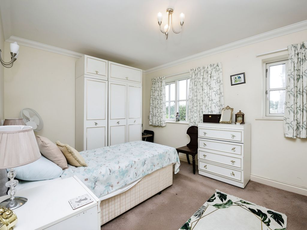 2 bed bungalow for sale in Brampton Valley Lane, Chapel Brampton, Northampton NN6, £225,000