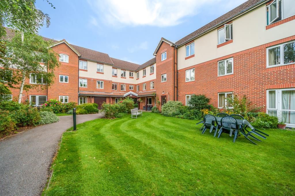 1 bed flat for sale in Headington, Oxford OX3, £185,000