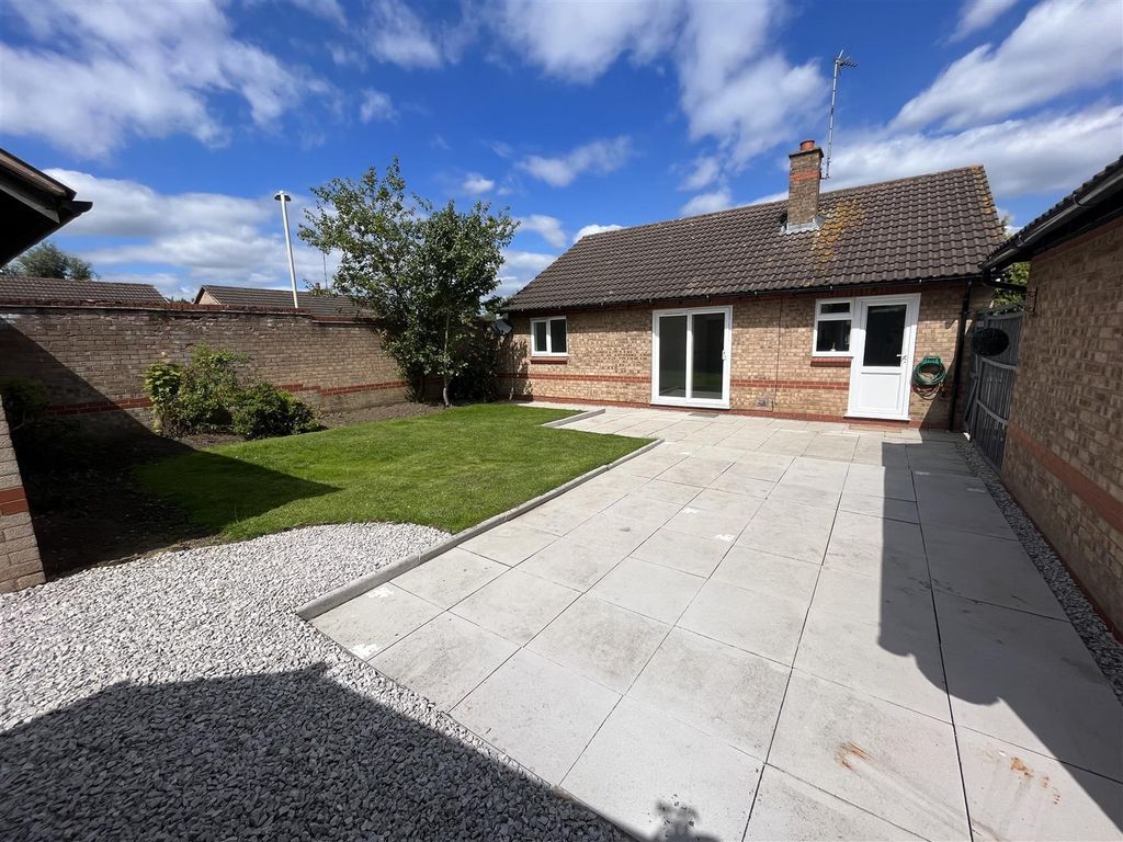 3 bed detached bungalow for sale in Clark Gardens, Blaby, Leicester LE8, £320,000
