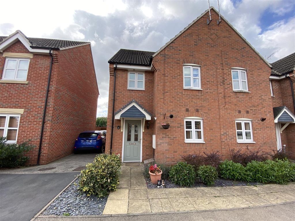 3 bed town house for sale in Old Church Road, Enderby, Leicester LE19, £259,950
