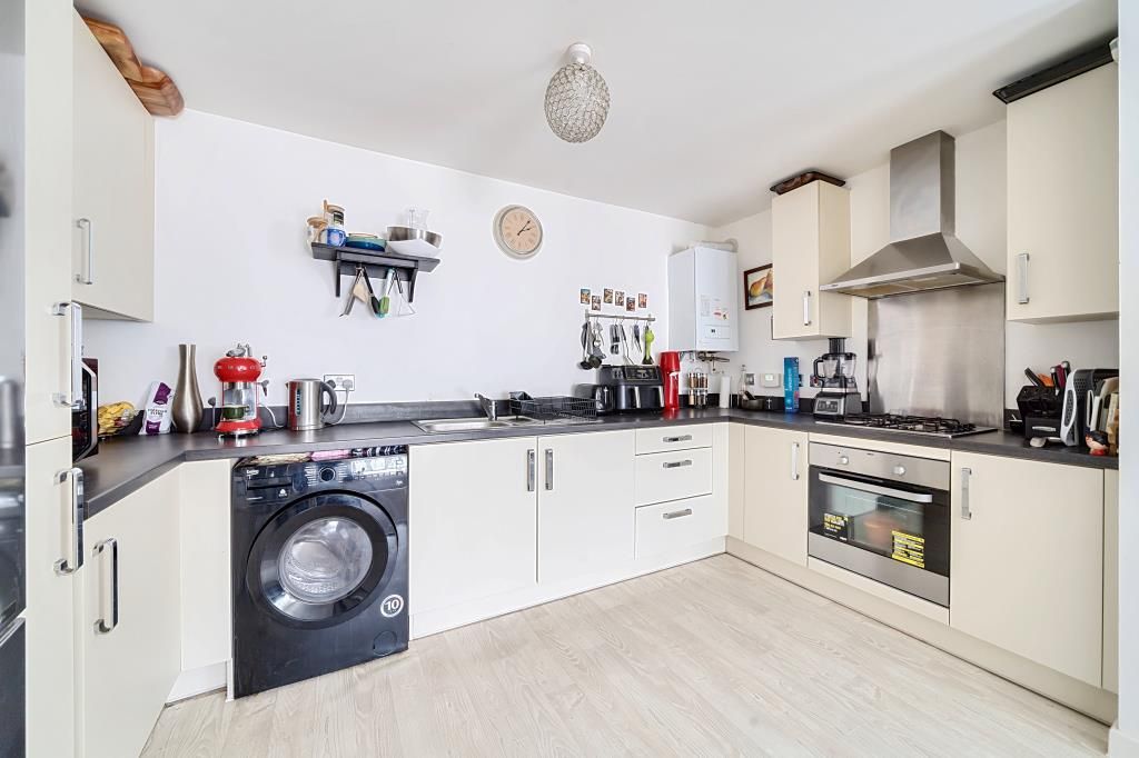 2 bed flat for sale in Botley, Oxford OX2, £275,000