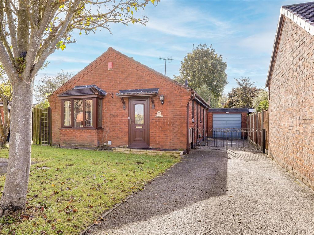 2 bed detached bungalow for sale in Dawn View, Trowell, Nottinghamshire NG9, £200,000