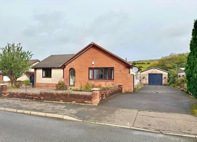 3 bed detached bungalow for sale in Armour Wynd, Dalmellington, Ayr KA6, £195,000