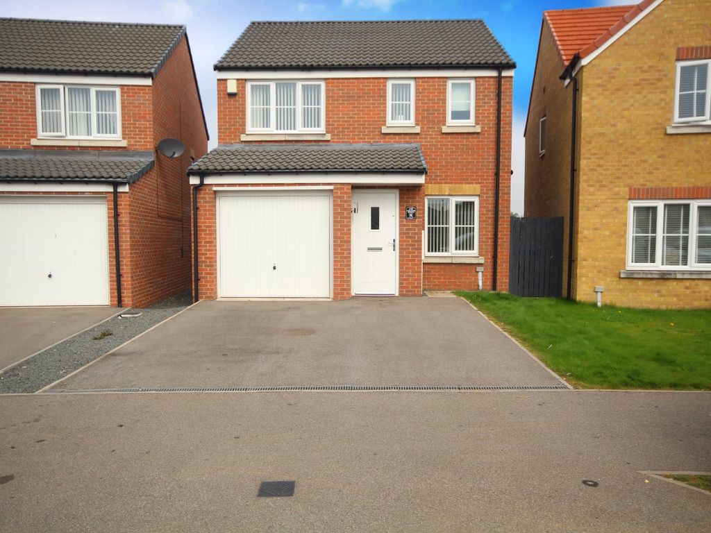 3 bed detached house for sale in Earlsdon Avenue, Middlesbrough, North Yorkshire TS5, £180,000