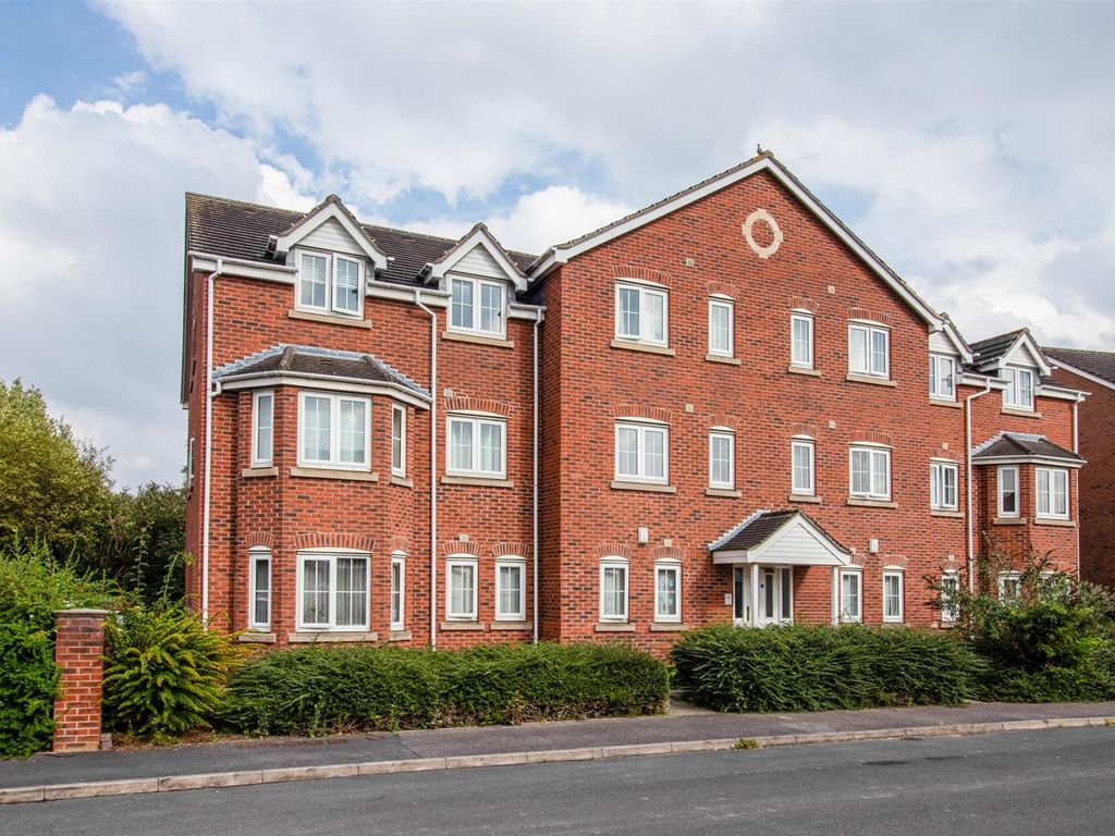 2 bed flat for sale in Lakeside Court, Normanton WF6, £110,000