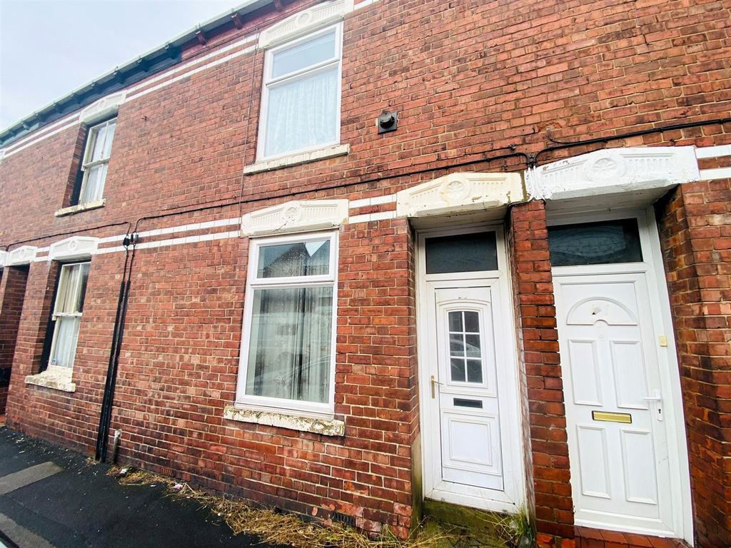 3 bed terraced house for sale in Kitchener Street, Selby YO8, £90,000