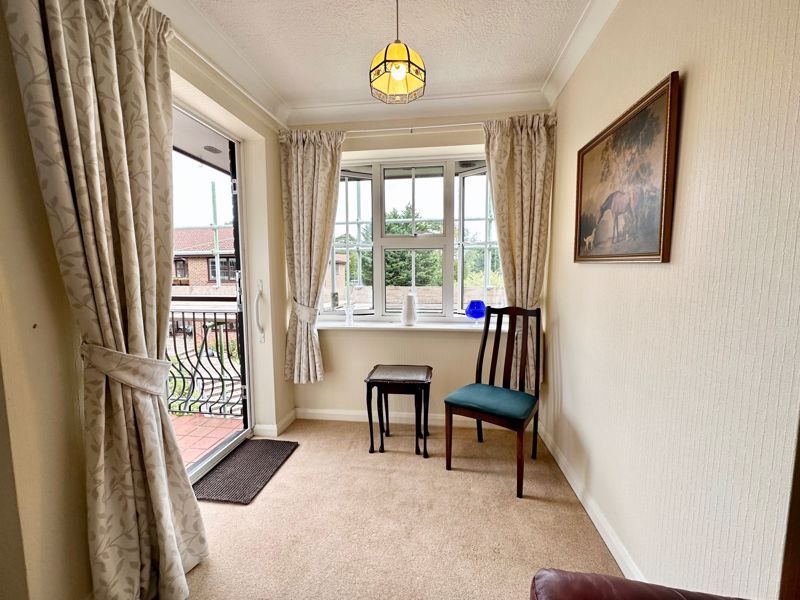 2 bed flat for sale in Parkhill Road, Bexley DA5, £320,000