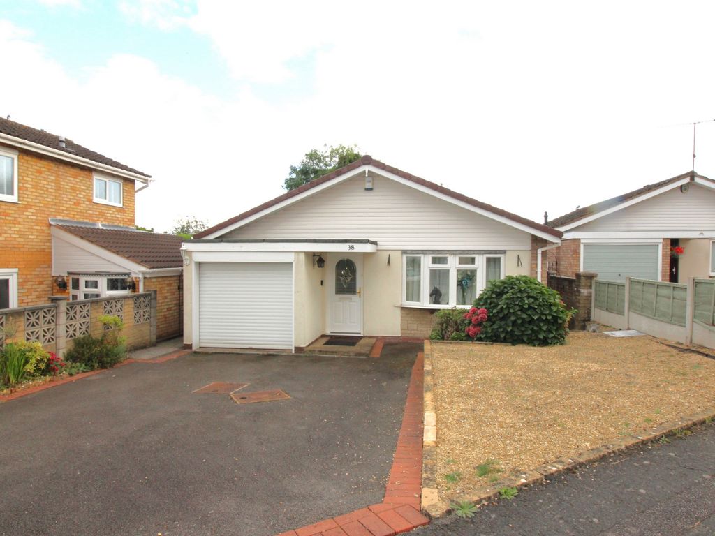 2 bed bungalow for sale in Sheraton Drive, Kidderminster DY10, £280,000