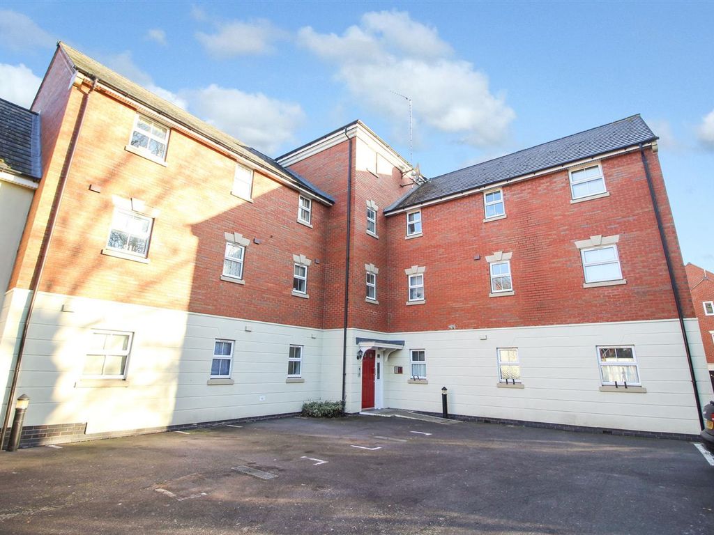 2 bed flat for sale in Stonechat Road, Rugby CV23, £142,500