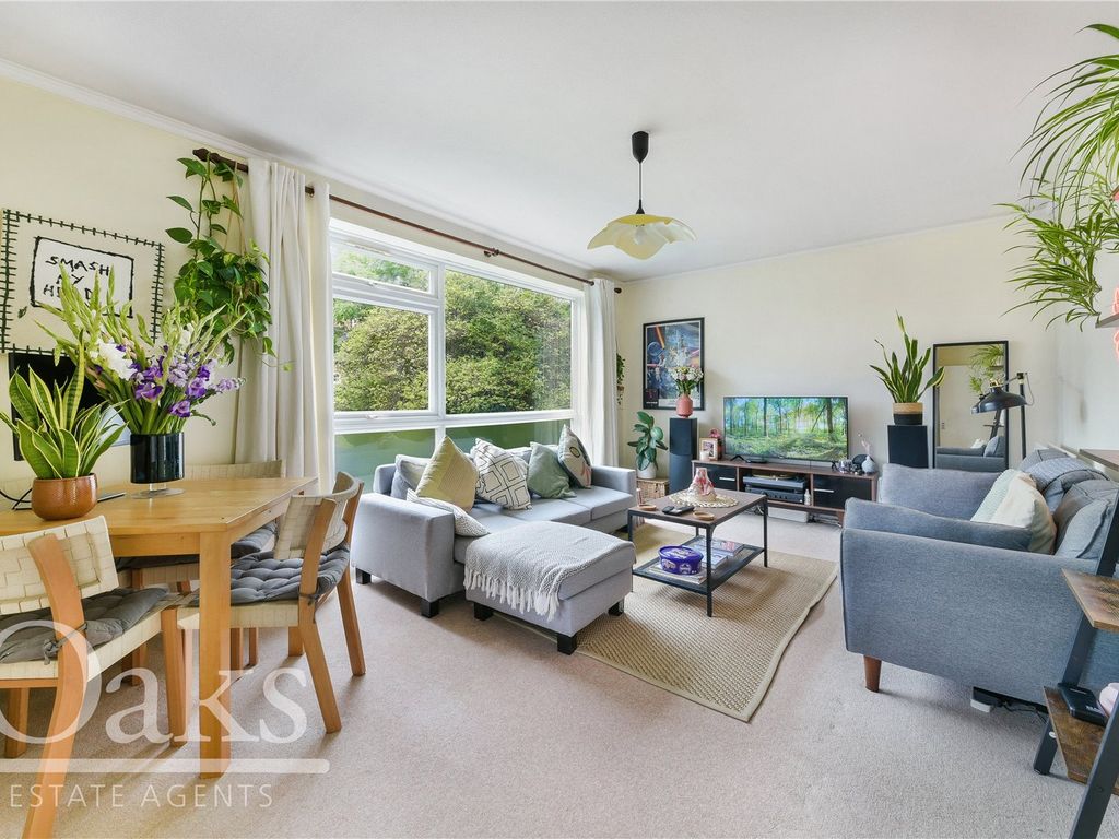 1 bed flat for sale in Christchurch Road, London SW2, £300,000