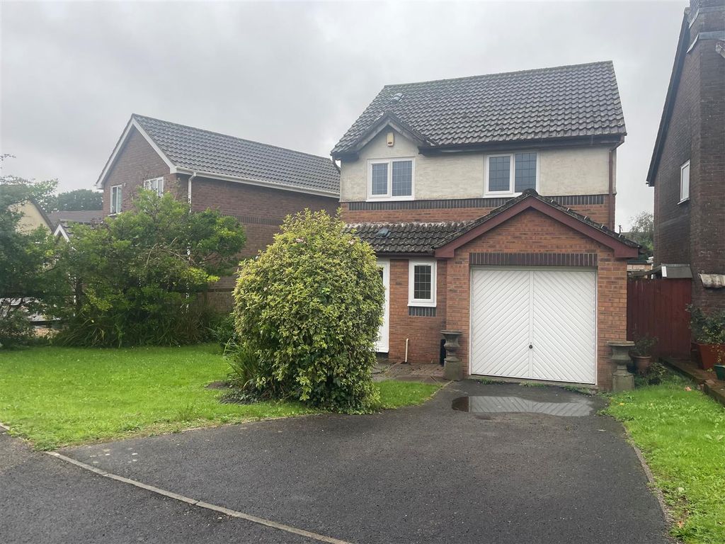 3 bed detached house for sale in Dol Helyg, Pembrey, Burry Port SA16, £229,950
