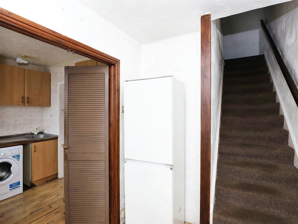 2 bed maisonette for sale in Batemoor Drive, Sheffield S8, £75,000