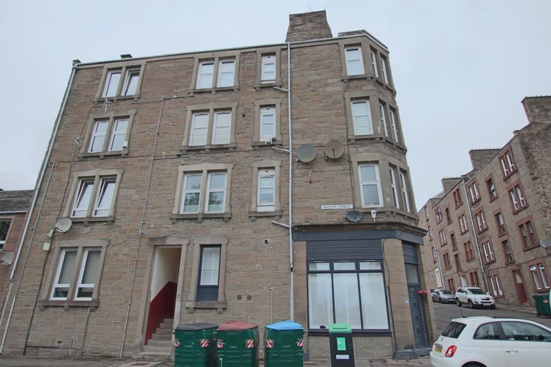 1 bed flat for sale in Baxter Street, Dundee DD2, £73,000