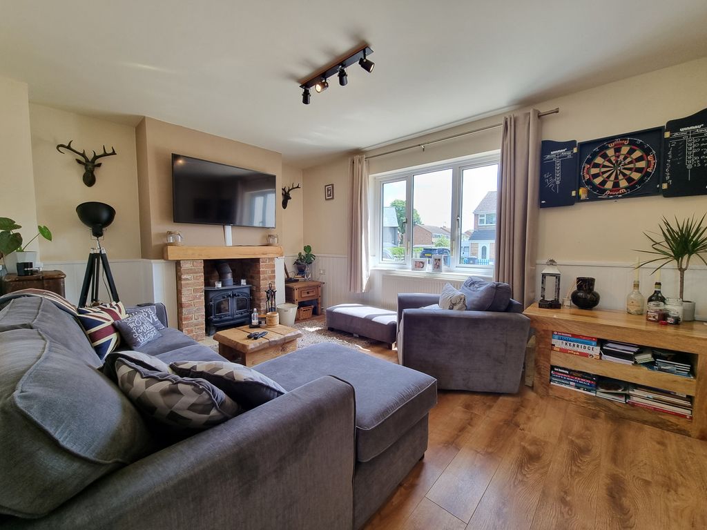 2 bed cottage for sale in Model Village, Long Itchington CV47, £260,000