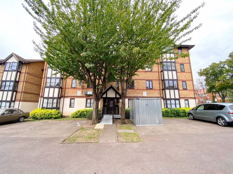 1 bed flat for sale in Somerset Gardens, Creighton Road, London N17, £235,000