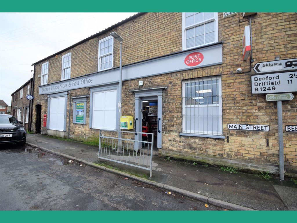 Retail premises for sale in Main Street, Driffield YO25, £525,000