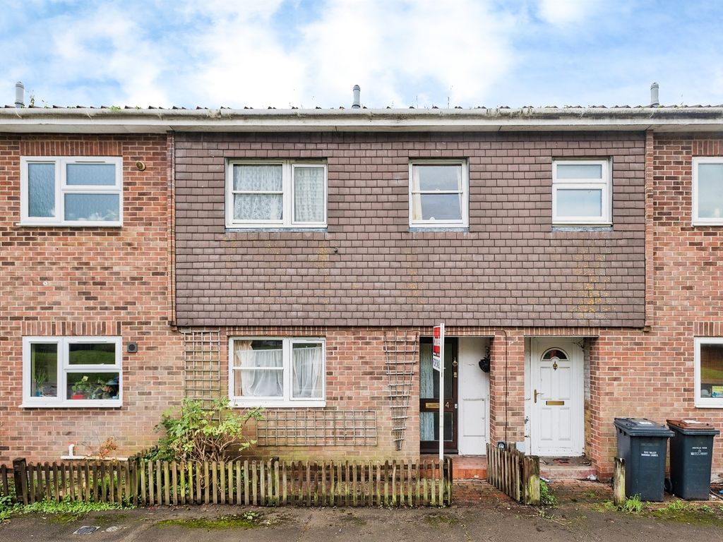 3 bed terraced house for sale in Galahad Close, Andover SP10, £190,000