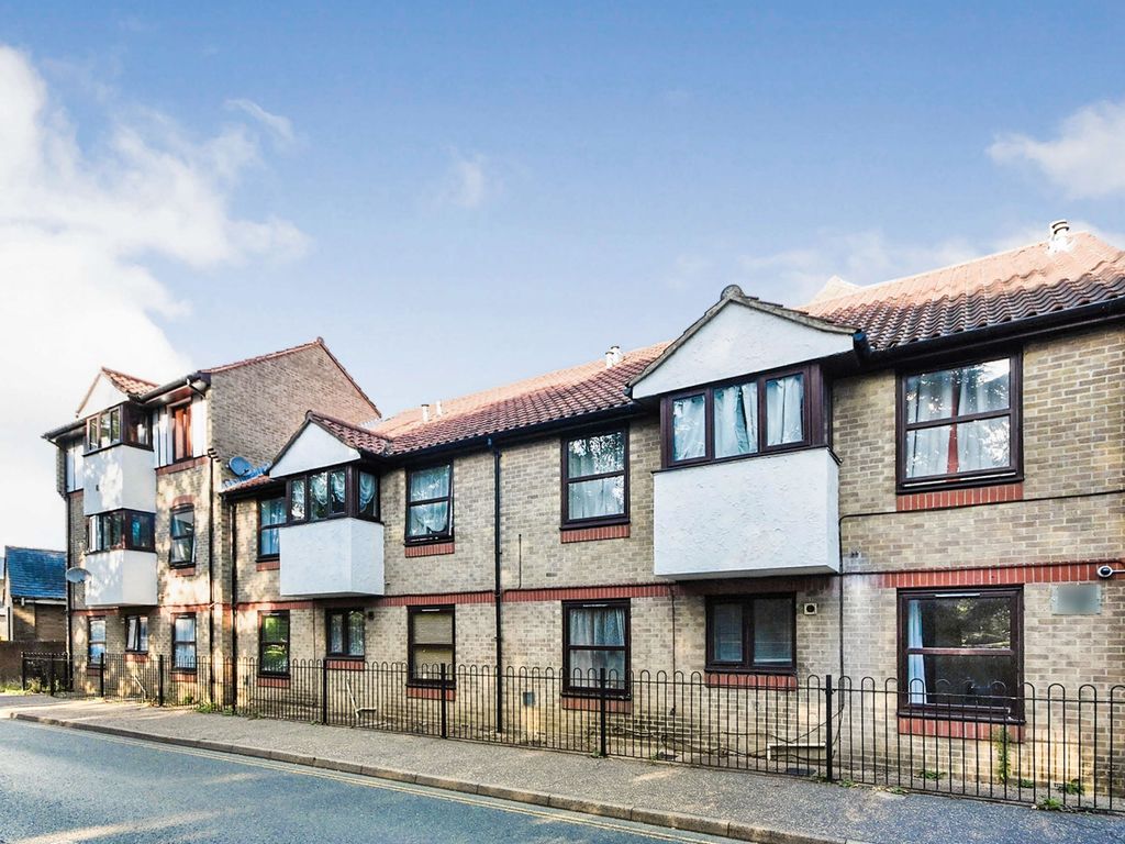 1 bed flat for sale in Trinity Court, Halstead CO9, £125,000