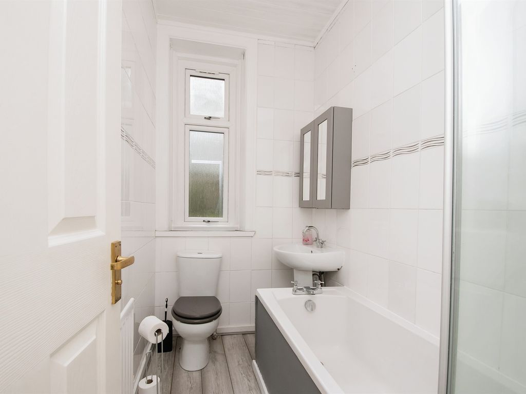 2 bed flat for sale in Hillfoot Avenue, Rutherglen, Glasgow G73, £100,000