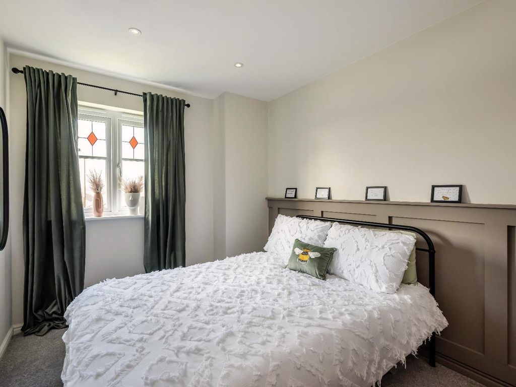 2 bed flat for sale in Saddlers Close, Huntington, York YO32, £210,000