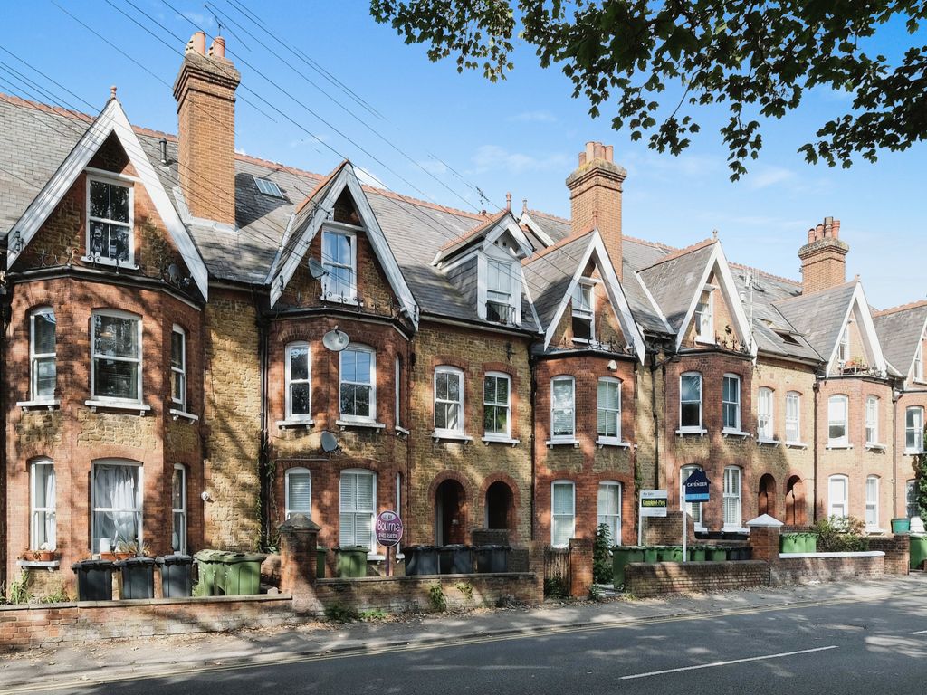 1 bed maisonette for sale in York Road, Guildford, Surrey GU1, £250,000