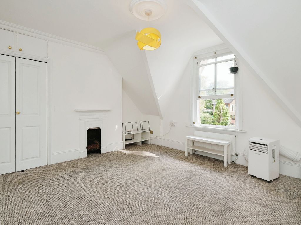 1 bed maisonette for sale in York Road, Guildford, Surrey GU1, £250,000