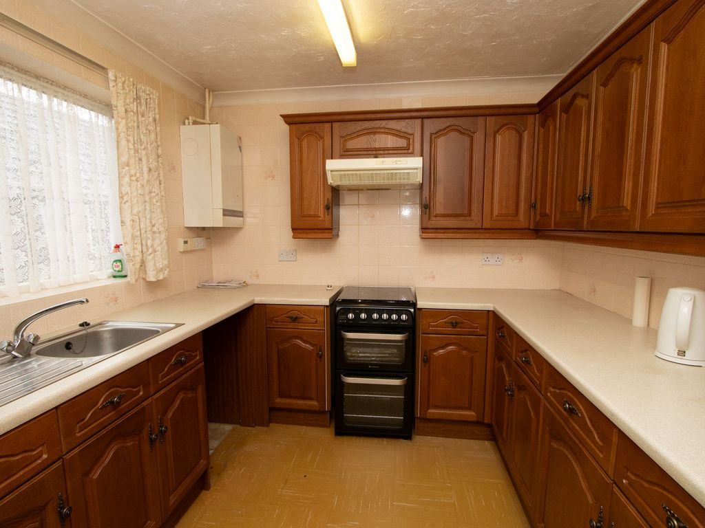 2 bed detached bungalow for sale in Ronalds Way, Doddington PE15, £210,000