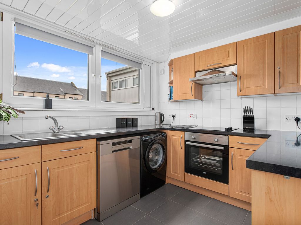 3 bed maisonette for sale in High Street, Linlithgow EH49, £160,000