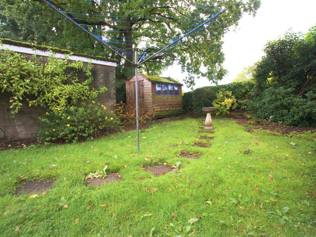 3 bed semi-detached house for sale in Pinewood Road, Matlock DE4, £275,000