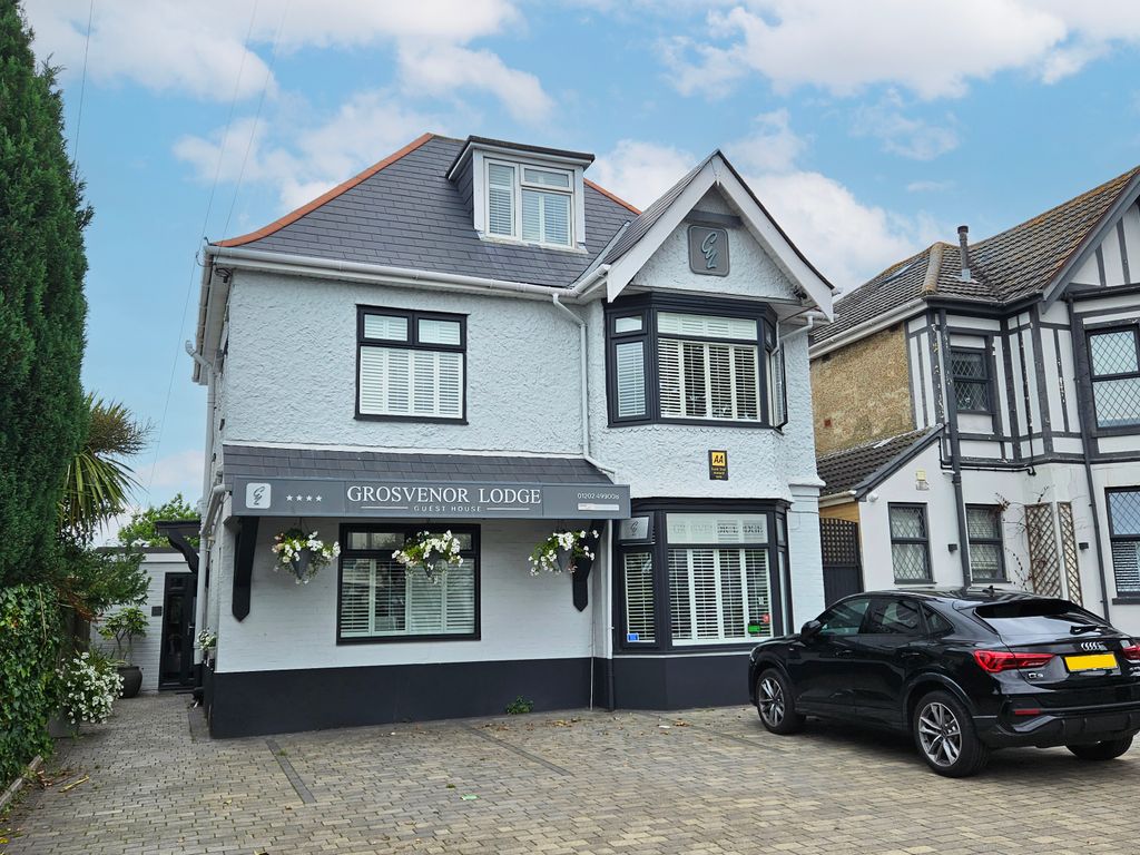 Hotel/guest house for sale in B&B, Christchurch BH23, £950,000