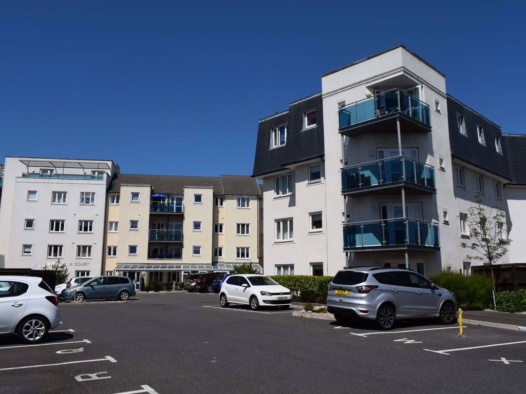 1 bed flat for sale in Middleton Court, Porthcawl CF36, £182,000