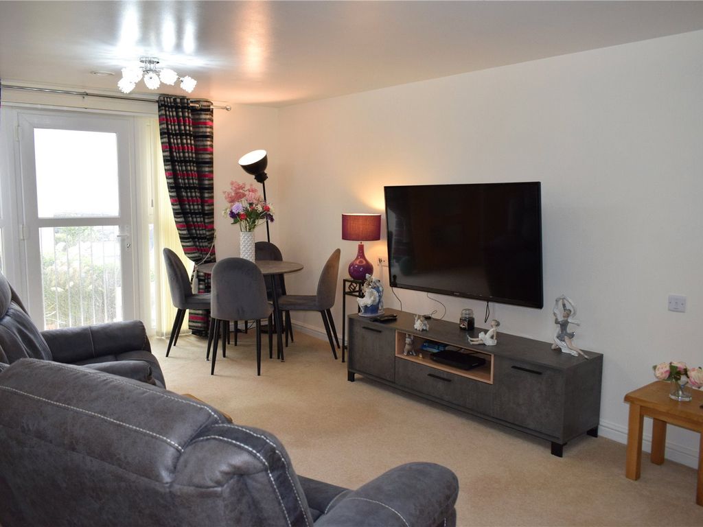 1 bed flat for sale in Middleton Court, Porthcawl CF36, £182,000