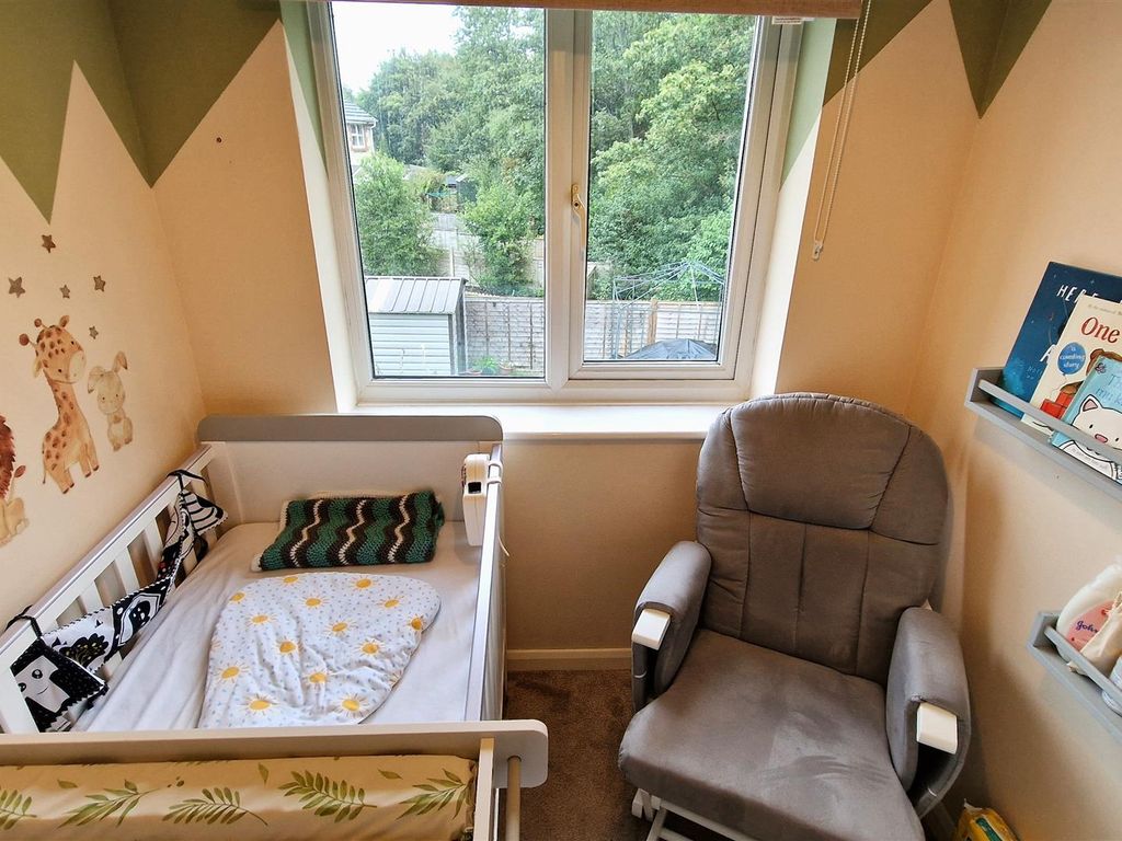 3 bed end terrace house for sale in Cheltenham Drive, Chippenham SN14, £285,000