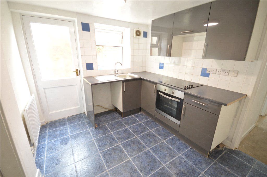 4 bed detached house for sale in Kent Street, Grangetown, Cardiff CF11, £250,000