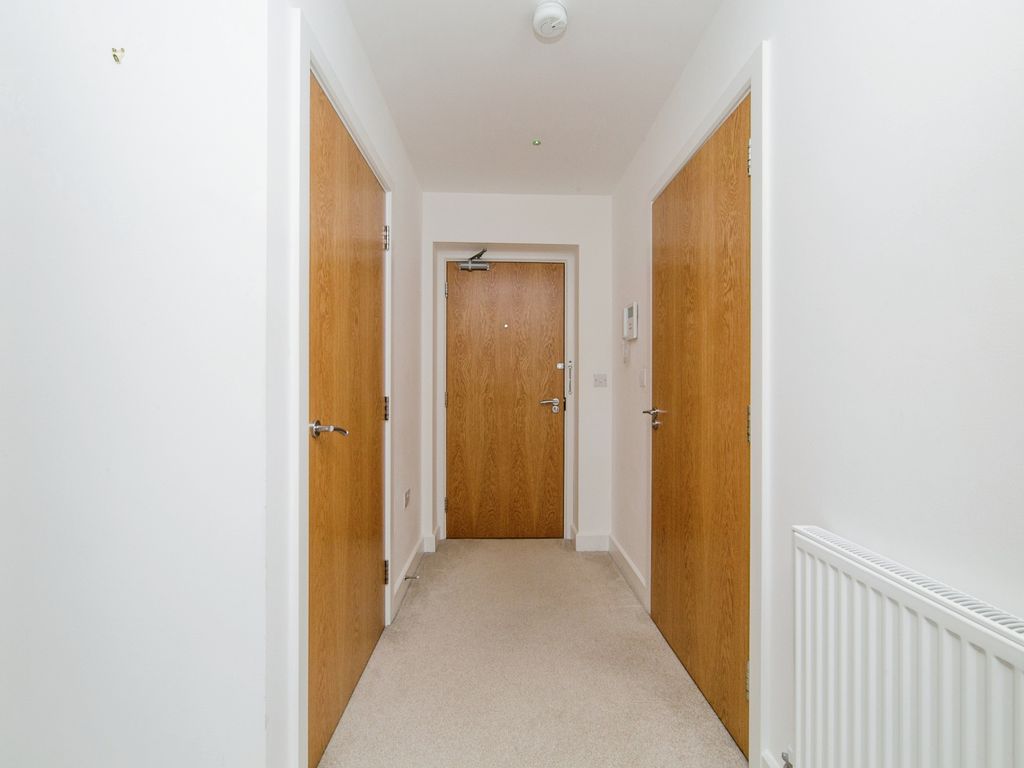 1 bed flat for sale in Pentywyn Road, Deganwy, Conwy LL31, £160,000