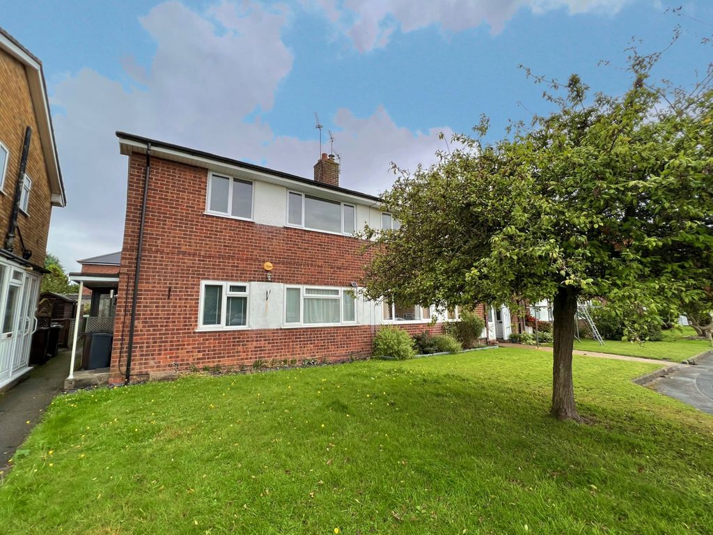 2 bed maisonette for sale in Mockley Wood Road, Knowle, Solihull B93, £225,000