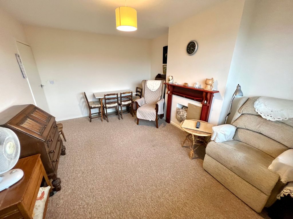 2 bed maisonette for sale in Mockley Wood Road, Knowle, Solihull B93, £225,000